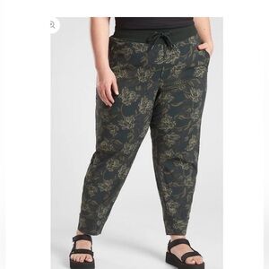 Size 26 3X ATHLETA‎ Trekkie North Jogger Pants Green Print